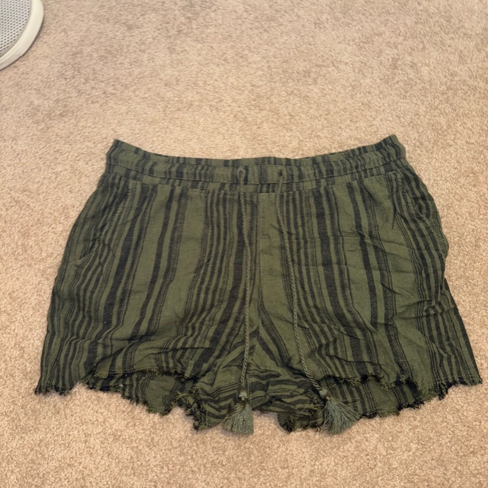 Time and Tru High Waist Green and Black Shorts